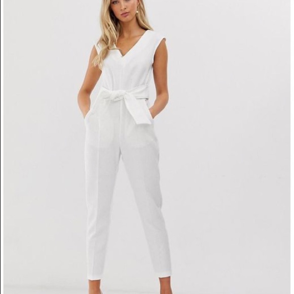 White Jumpsuit V-Neck, Sleeveless with Pockets